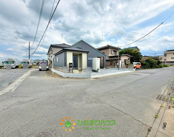 加須騎西　新築一戸建て　リーブルガーデンの前面道路含む現地写真