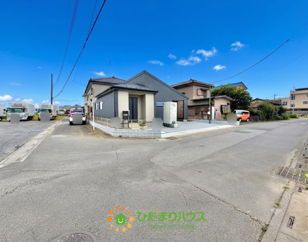加須騎西　新築一戸建て　リーブルガーデンの前面道路含む現地写真