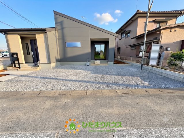 加須騎西　新築一戸建て　リーブルガーデンの駐車場