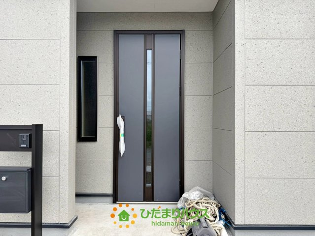 加須騎西　新築一戸建て　リーブルガーデンの玄関