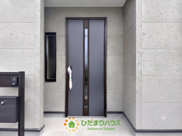 加須騎西　新築一戸建て　リーブルガーデンの玄関