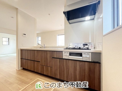 【キッチン】 | Livele Garden.S　第1佐野犬伏下町　3号棟 | 人気の対面式キッチン☆料理をしながらご家族とコミュニケーションが取れます♪
