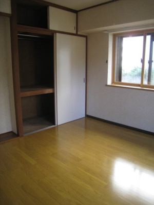 【寝室】 | 第一フルール・ド・花崎 | ※お写真は同タイプの別のお部屋のものです。