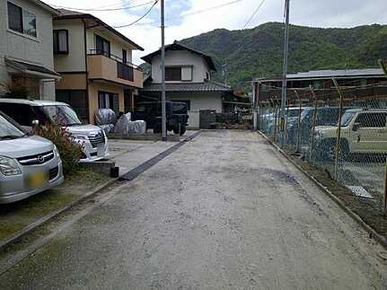 安芸郡海田町国信１丁目の前面道路含む現地写真