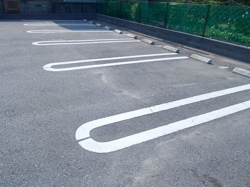 パークサイドⅡの駐車場