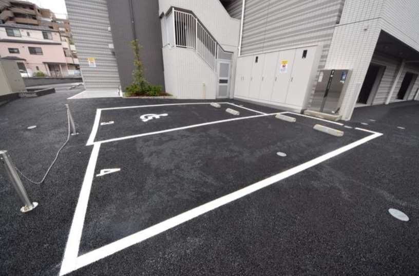 ジェノヴィア墨田八広スカイガーデンの駐車場