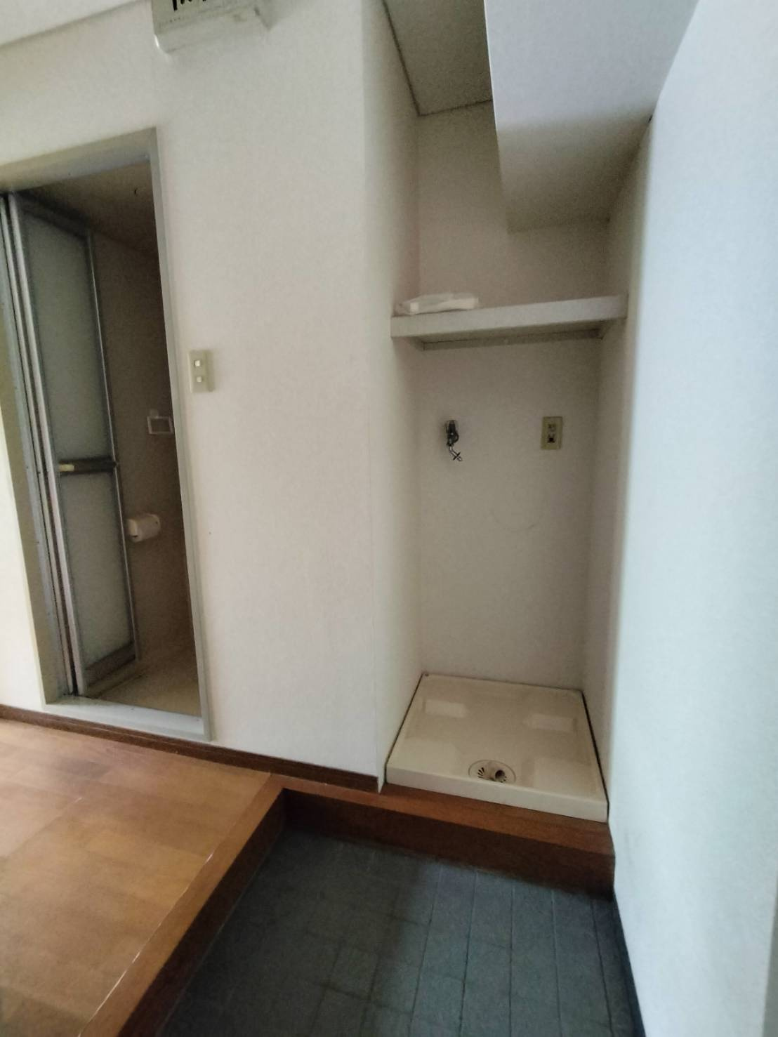 リーグレック元町の玄関