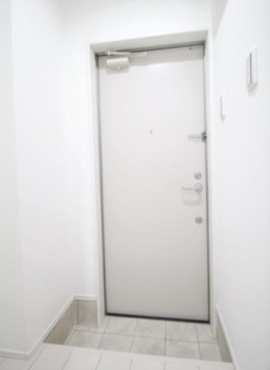 プライムテラス青葉台の玄関