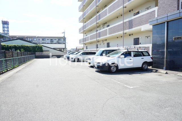 熊本市東区保田窪５丁目の賃貸マンションの駐車場