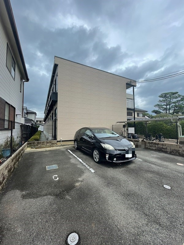 レオパレスシェ　モアⅡの駐車場