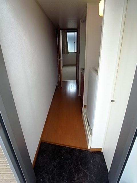 レオパレスシェ　モアⅡの玄関