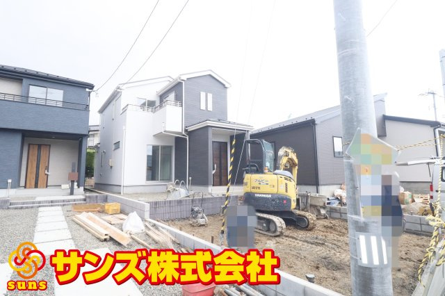 郡山市喜久田町字双又　　　４号棟　　　富田小学校、富田中学区の外観|南側から見た駐車場を含む外観♪