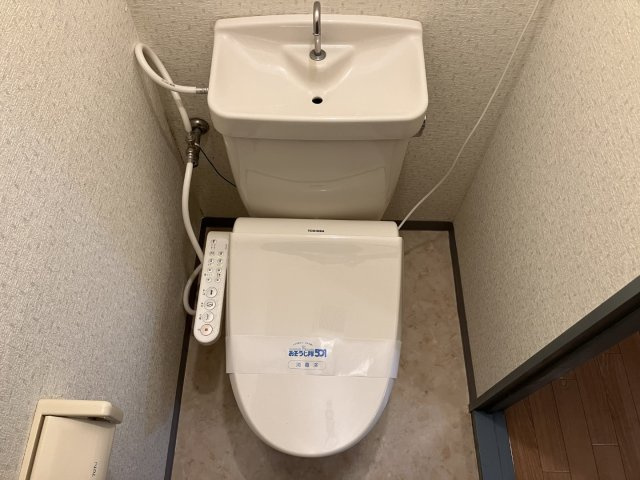 リバービューのトイレ|参考写真　温水洗浄便座
