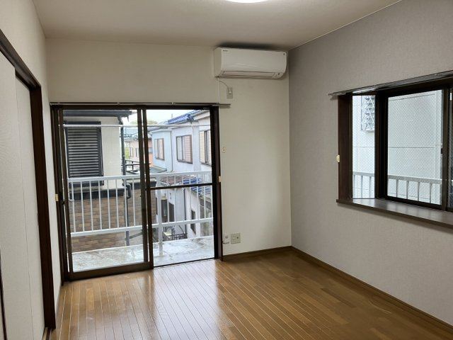 リバービューの居間・リビング|参考写真　２面採光のお部屋です