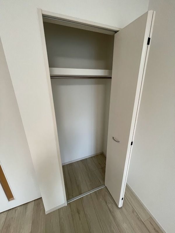 ホワイトオーキッドの収納|別部屋参考写真となります