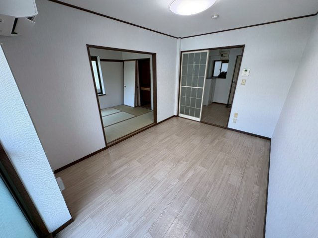 トゥフレ参番館の居間・リビング