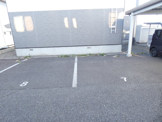 ラベージⅡの駐車場