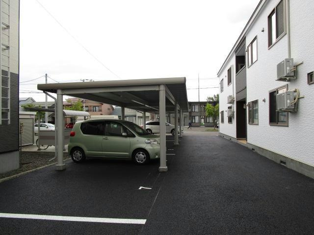 ラベージⅡの駐車場