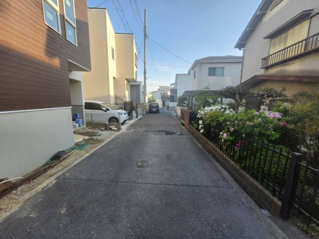 高石市東羽衣6丁目新築戸建の前面道路含む現地写真