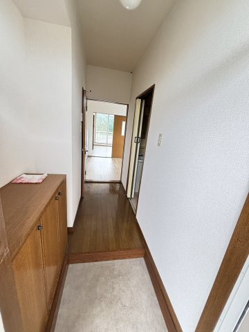 サンヒルズ江良Bの玄関|落ち着いた玄関です