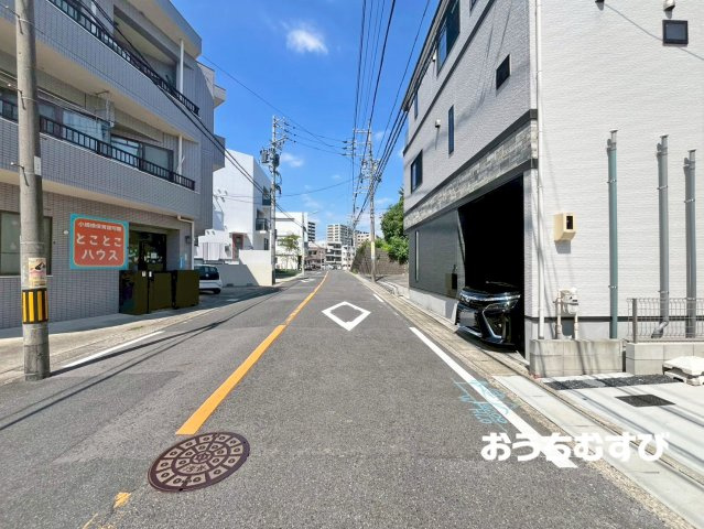 名東区上社1期(全1棟)の前面道路含む現地写真
