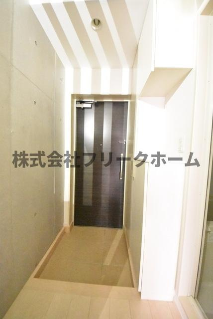 武蔵野市吉祥寺本町２丁目の賃貸マンションの玄関