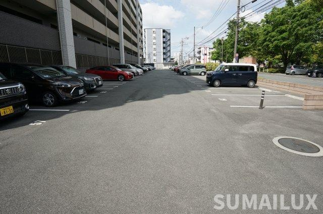 熊本市中央区九品寺５丁目の賃貸マンションの駐車場