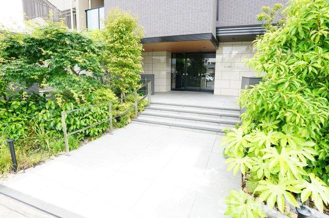 熊本市中央区九品寺５丁目の賃貸マンションのエントランス