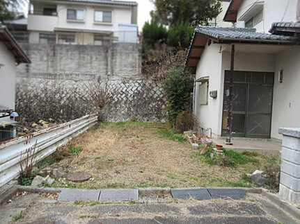 佐伯区皆賀１丁目の駐車場