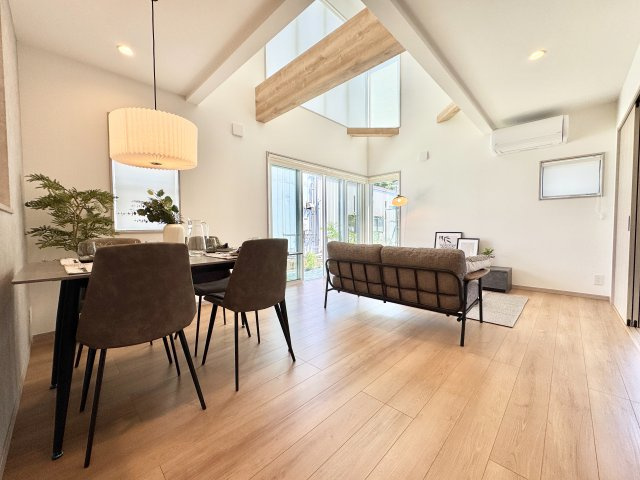 千葉市中央区矢作町の居間・リビング|建築施工例
