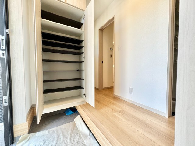 千葉市中央区矢作町の玄関|建築施工例