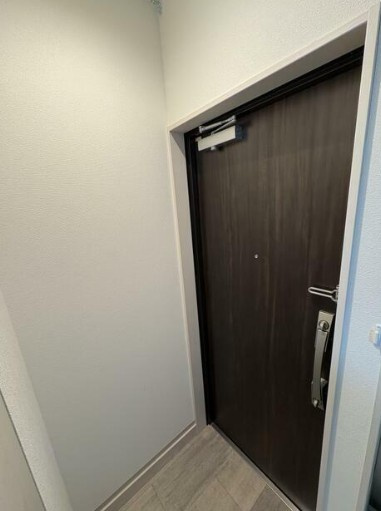 アクシス学芸大学の玄関