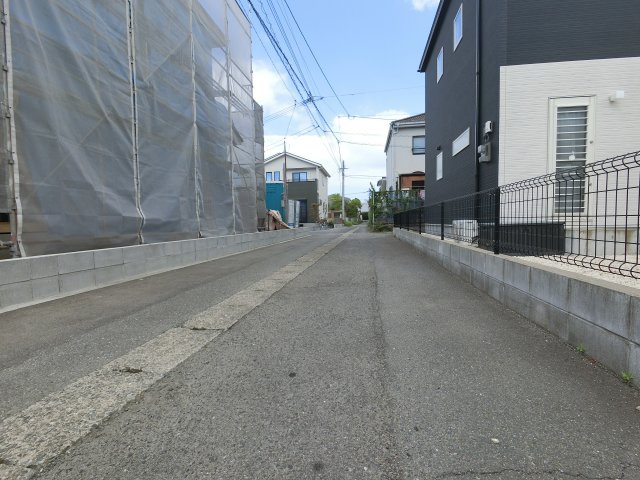 唐津市中原3期 5号棟の前面道路含む現地写真