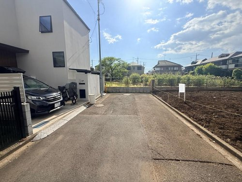 西東京市下保谷３丁目　建築条件付き　売地の周辺|フラットで使いやすい敷地形状に加え、日当たりや開放感も現地でしっかり体感いただけます。