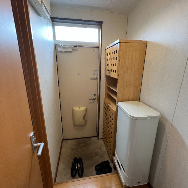 ピジョン高砂の玄関