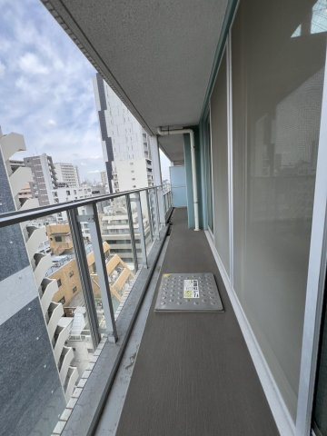 横幅の広いバルコニーです