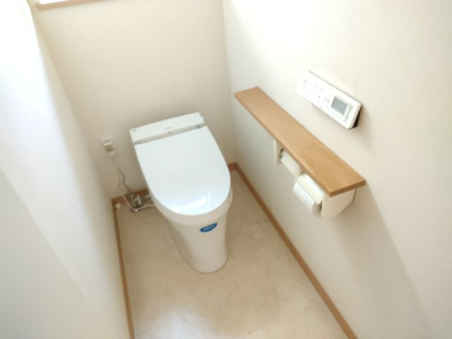 【トイレ】 | 大網白里市季美の森南3丁目　中古戸建 | 1階トイレ