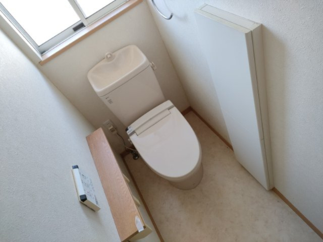 【トイレ】 | 大網白里市季美の森南3丁目　中古戸建 | 2階トイレ