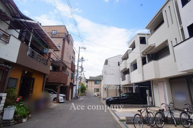 【前面道路含む現地写真】 | 生野区巽中2丁目 | 【前面道路：幅員約6ｍ☆】スーパー徒歩2分♪小・中学校、徒歩5分圏内です♪