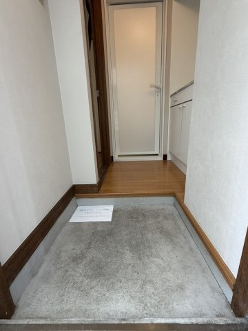 ルミナス町屋の玄関