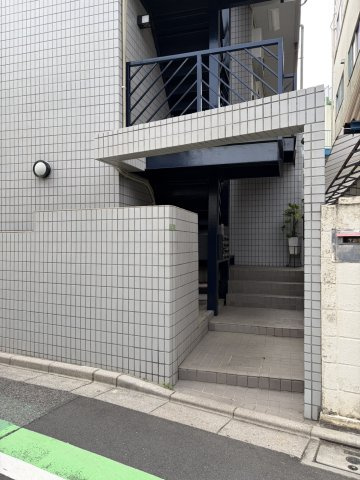 ルミナス町屋のエントランス