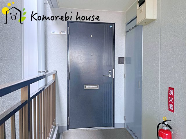 ヴァンベール上尾Ⅱの玄関|収納もある玄関です