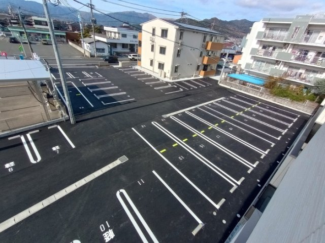 MER行事　A棟の駐車場