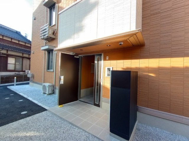 MER行事　A棟のエントランス