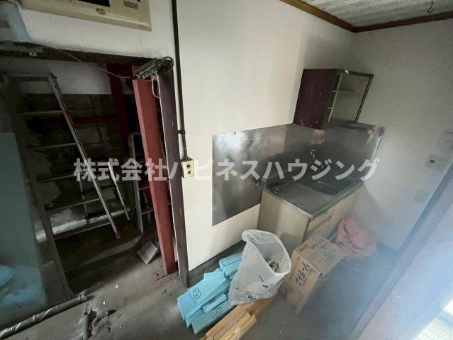 五香一丁目住居付き店舗事務所のその他|1階キッチン