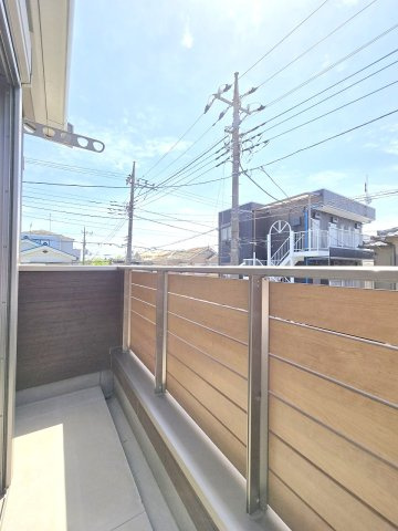 武蔵村山市大南3丁目　平成28年築オール電化注文建築　のバルコニー