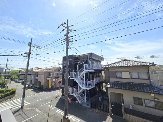 武蔵村山市大南3丁目　平成28年築オール電化注文建築　の前面道路含む現地写真