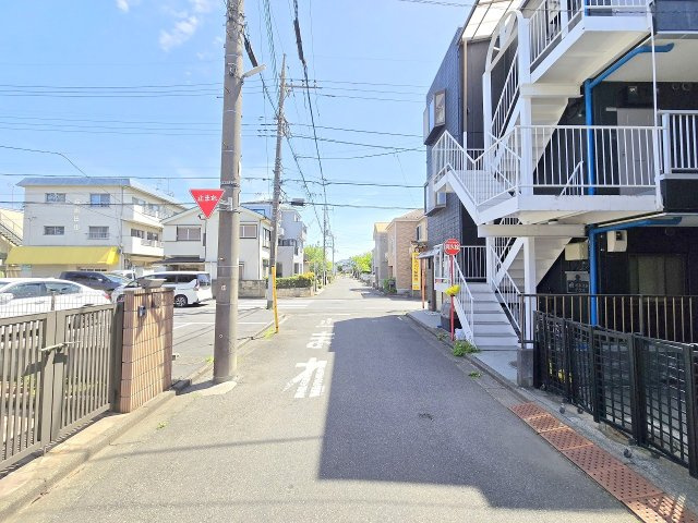 武蔵村山市大南3丁目　平成28年築オール電化注文建築　の前面道路含む現地写真