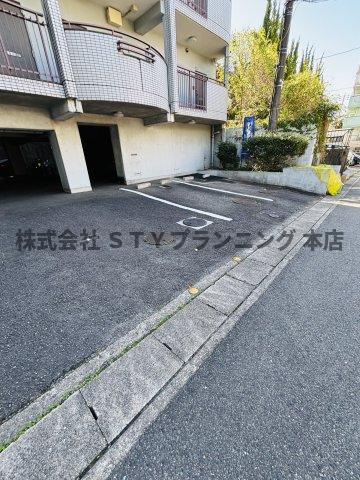 仲介手数料0円！メゾン・ド・シュアーヴの駐車場