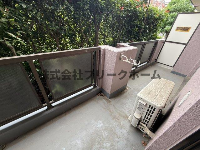 三鷹市下連雀８丁目の賃貸マンションのバルコニー